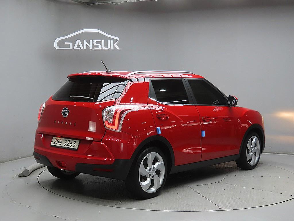 Ssangyong Tivoli - Vista 7