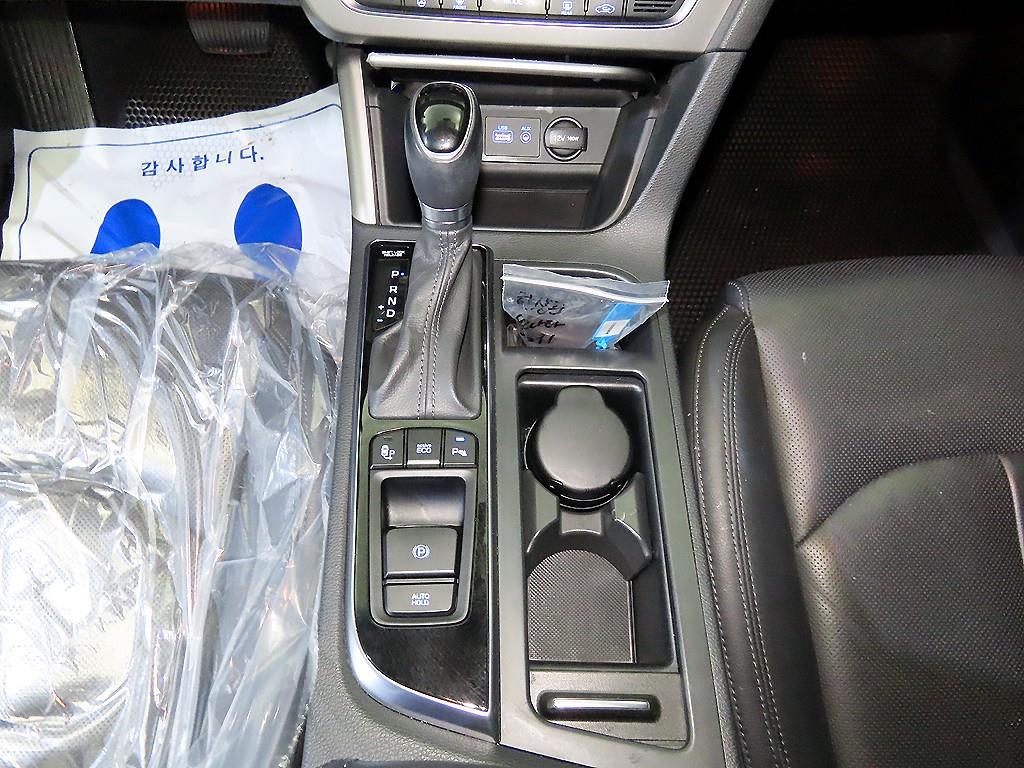 HYUNDAI Sonata - Vista 12