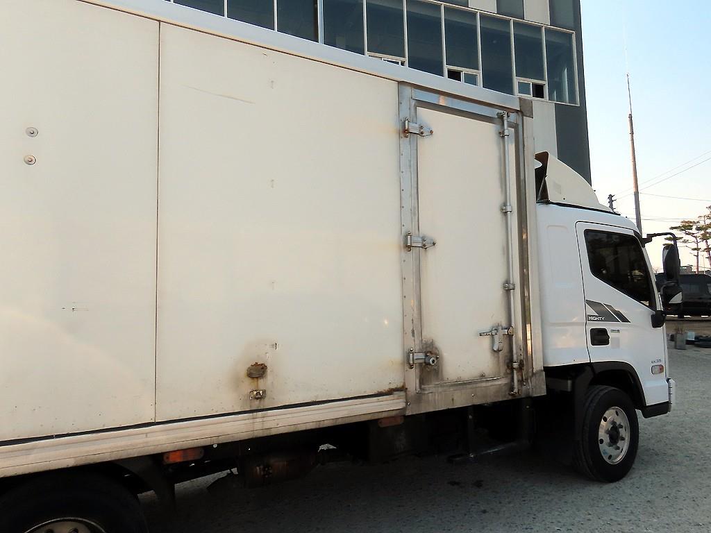 medium and large cargo truck - Vista 5