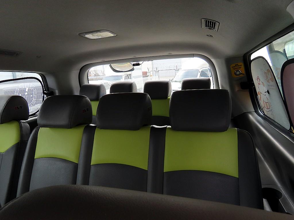 HYUNDAI Starex - Vista 7