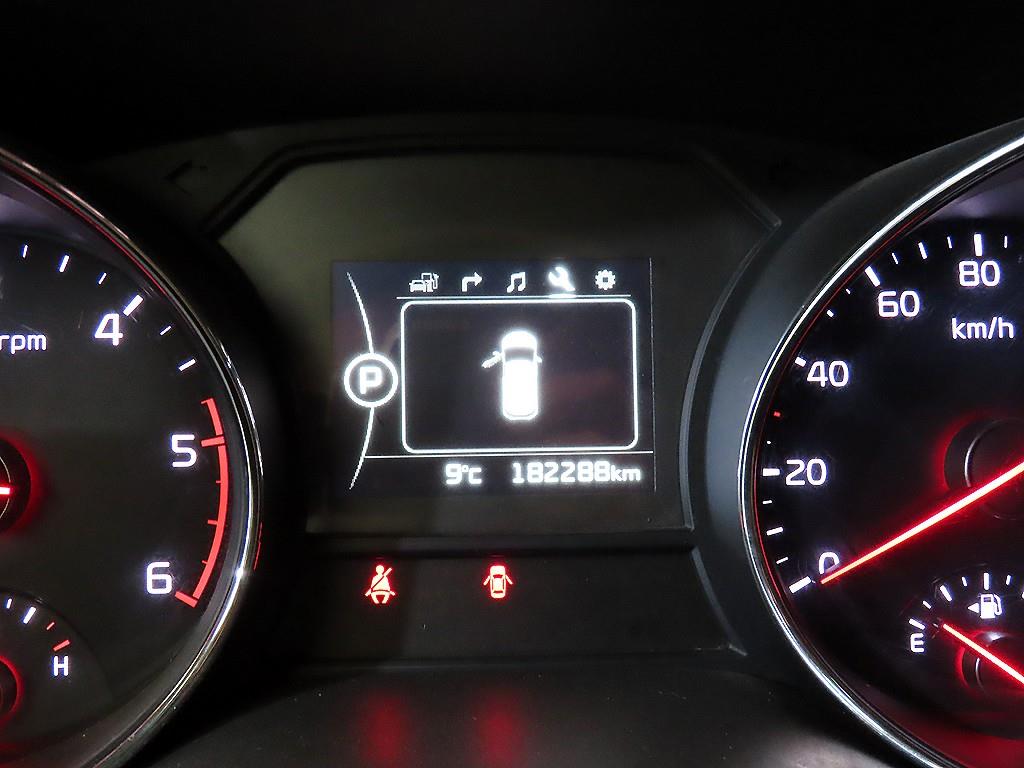 KIA Carnival - Vista 10