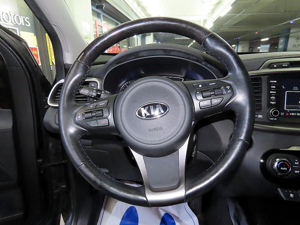 KIA Sorento - Vista 8