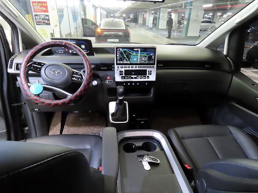 HYUNDAI Staria - Vista 10