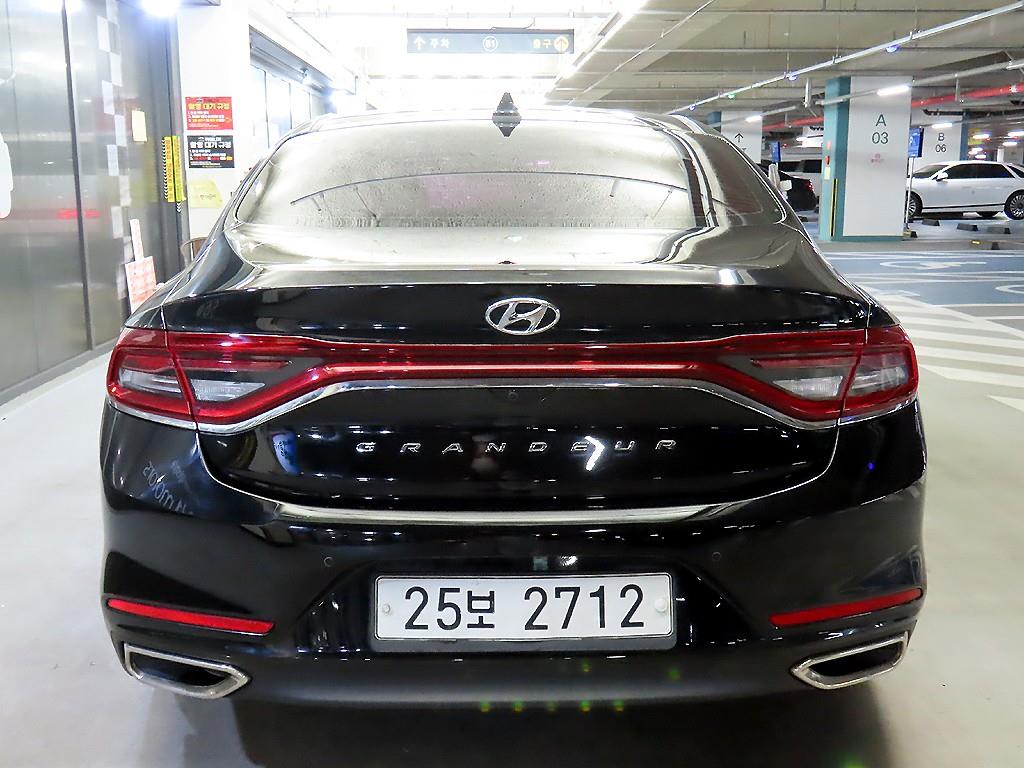 HYUNDAI Grandeur - Vista 5