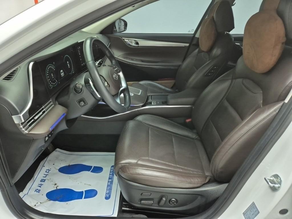 HYUNDAI Grandeur - Vista 11