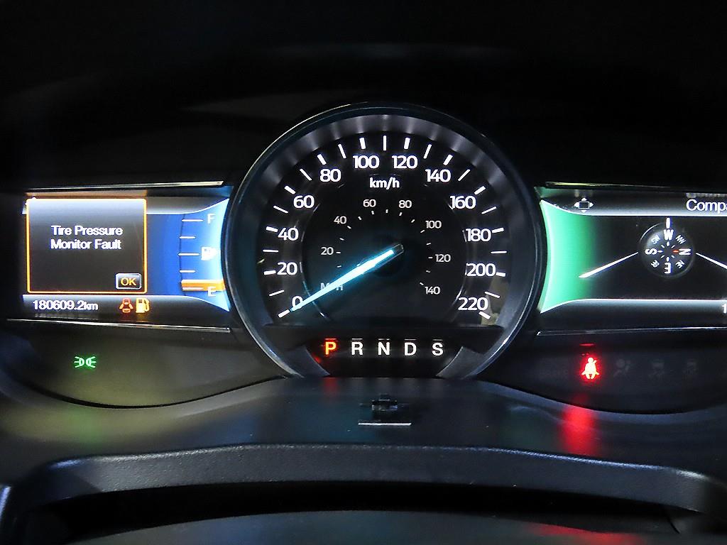 Ford Explorer - Vista 9