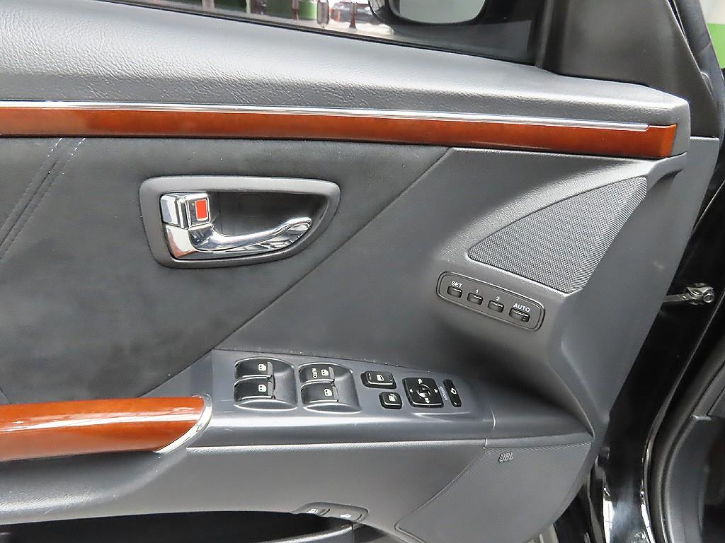 HYUNDAI Grandeur 2010 Negro - Importación desde Corea - HF Imports Iquique - Foto 9