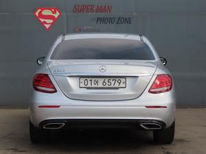 Mercedes Benz E class - Vista 8