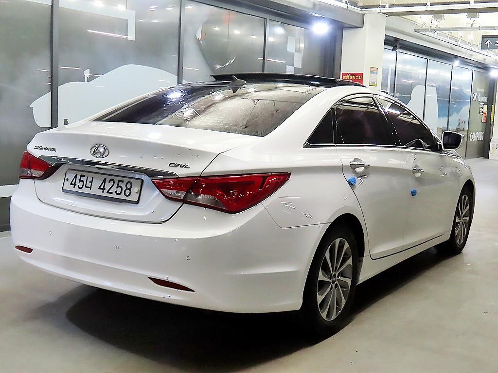 HYUNDAI Sonata - Vista 4