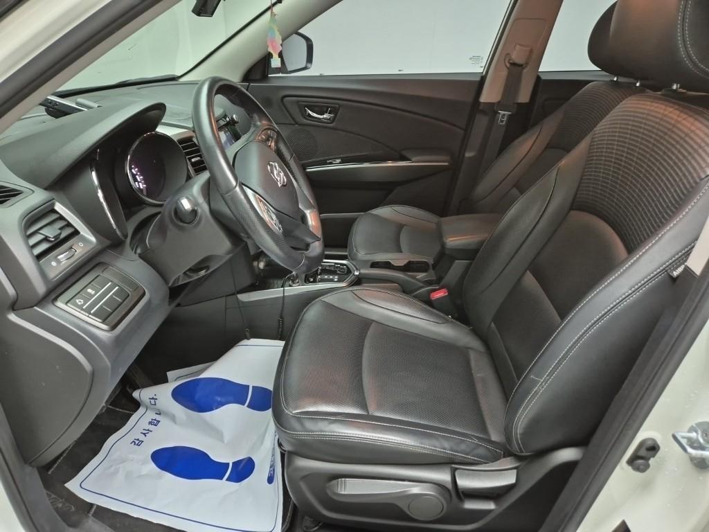 Ssangyong Tivoli - Vista 11