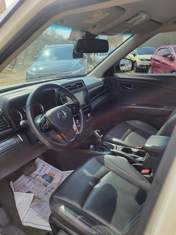 Ssangyong Tivoli - Vista 5