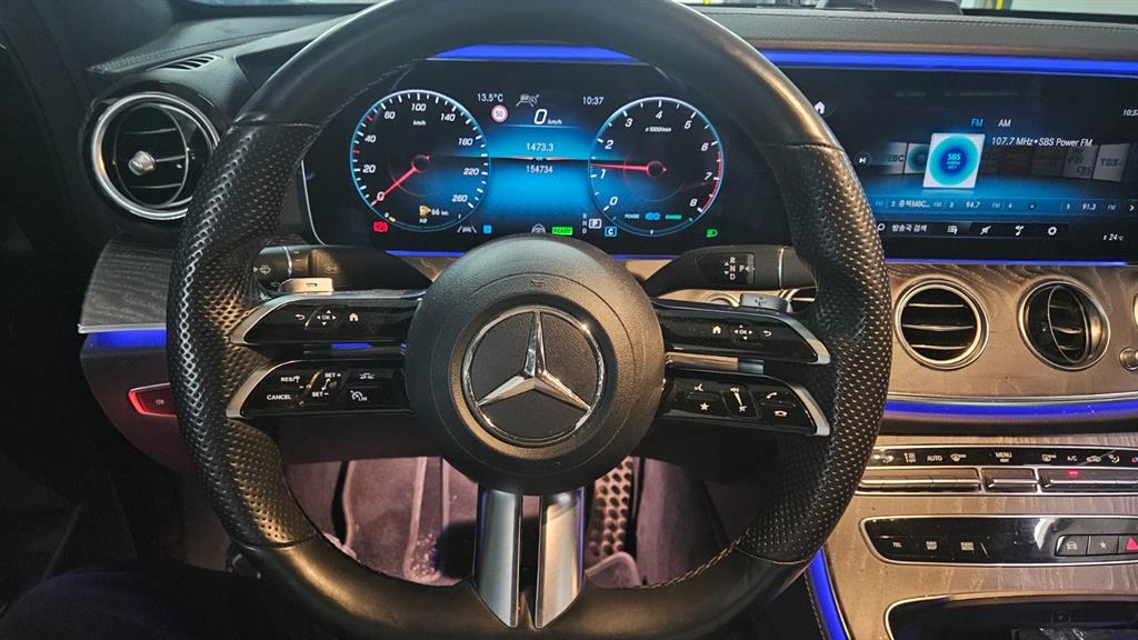 Mercedes Benz E class - Vista 5