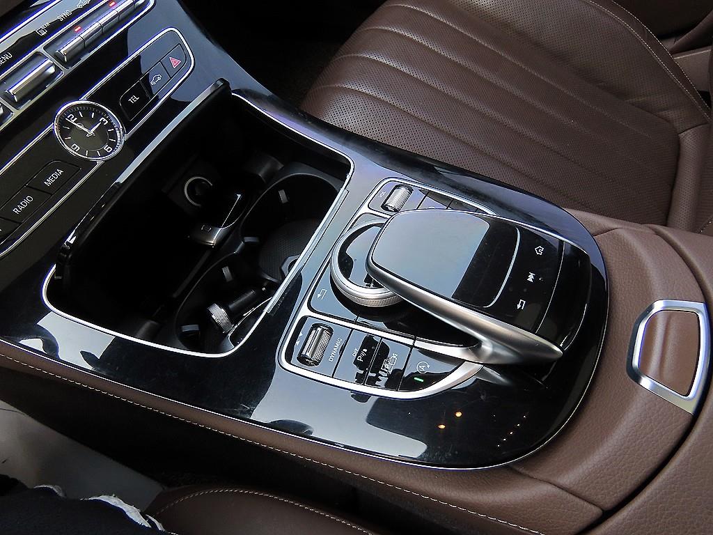 Mercedes Benz E class - Vista 11