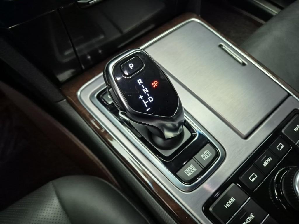 HYUNDAI Equus - Vista 8