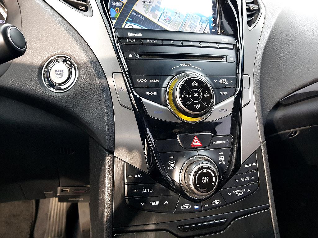 HYUNDAI Grandeur - Vista 12