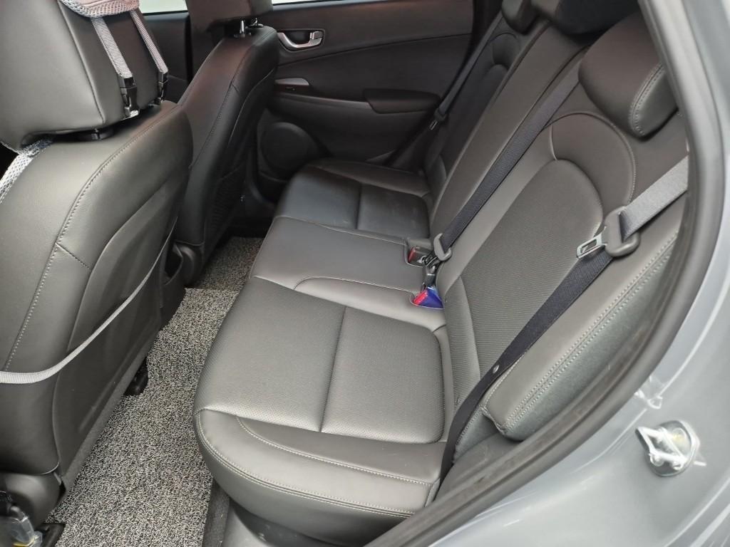 HYUNDAI Kona - Vista 12