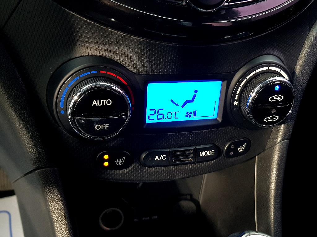 HYUNDAI Accent 2014 Blanco - Importación desde Corea - HF Imports Iquique - Foto 15