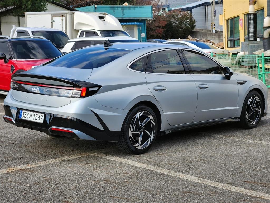 HYUNDAI Sonata - Vista 4