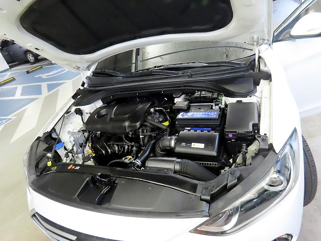 HYUNDAI Avante 2018 Blanco - Importación desde Corea - HF Imports Iquique - Foto 17