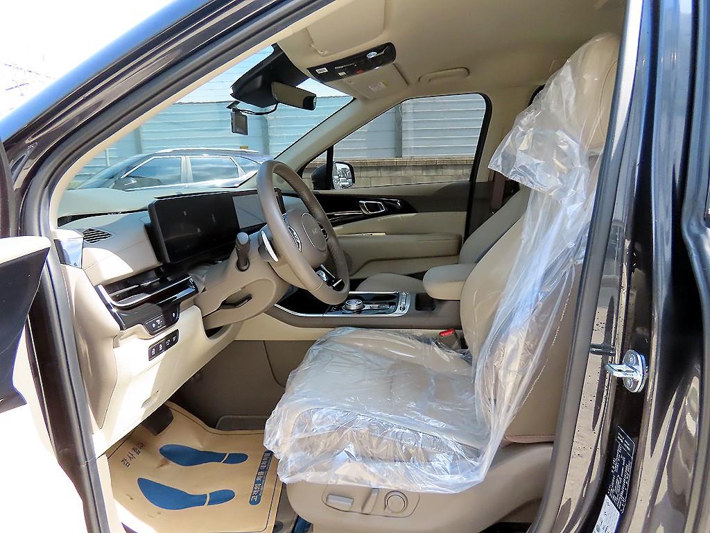 KIA Carnival - Vista 5