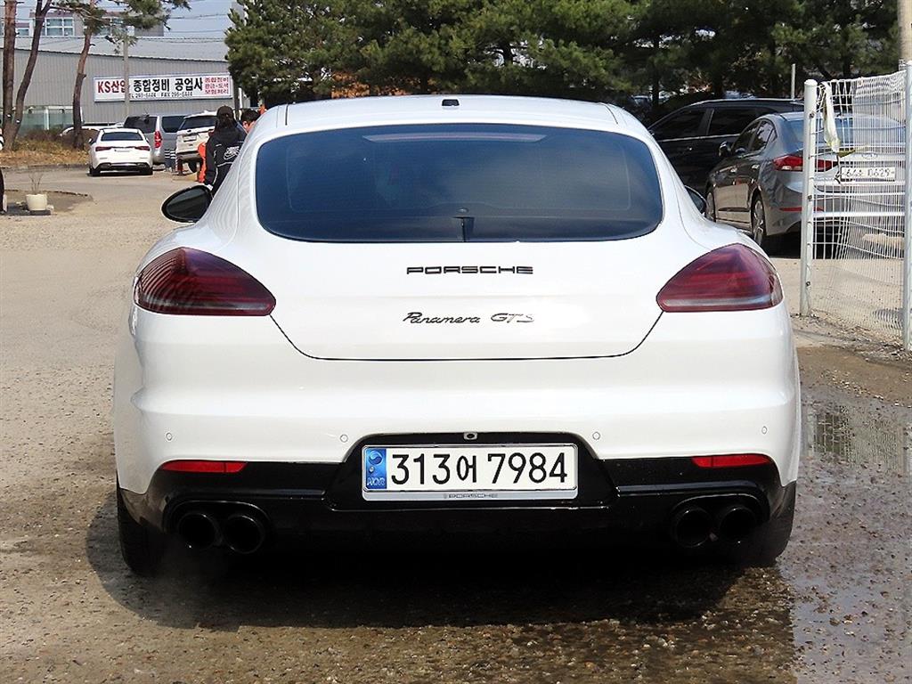 Porsche Panamera - Vista 4