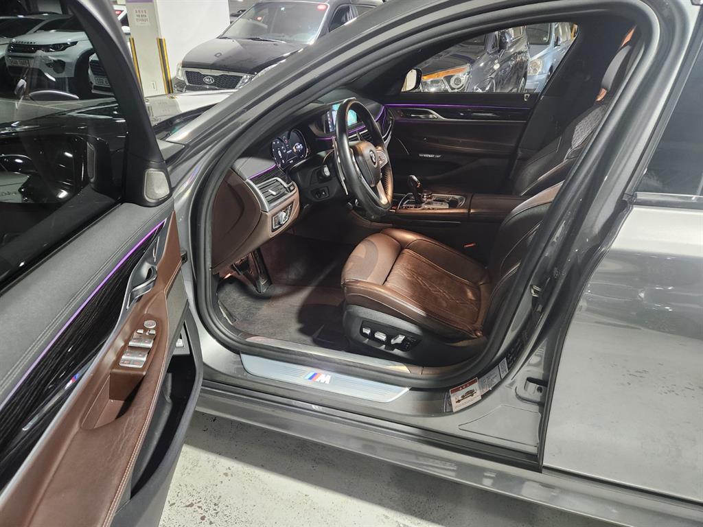 BMW 7 Series - Vista 11