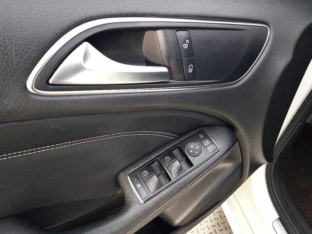 Mercedes Benz B Class (MY B) - Vista 11