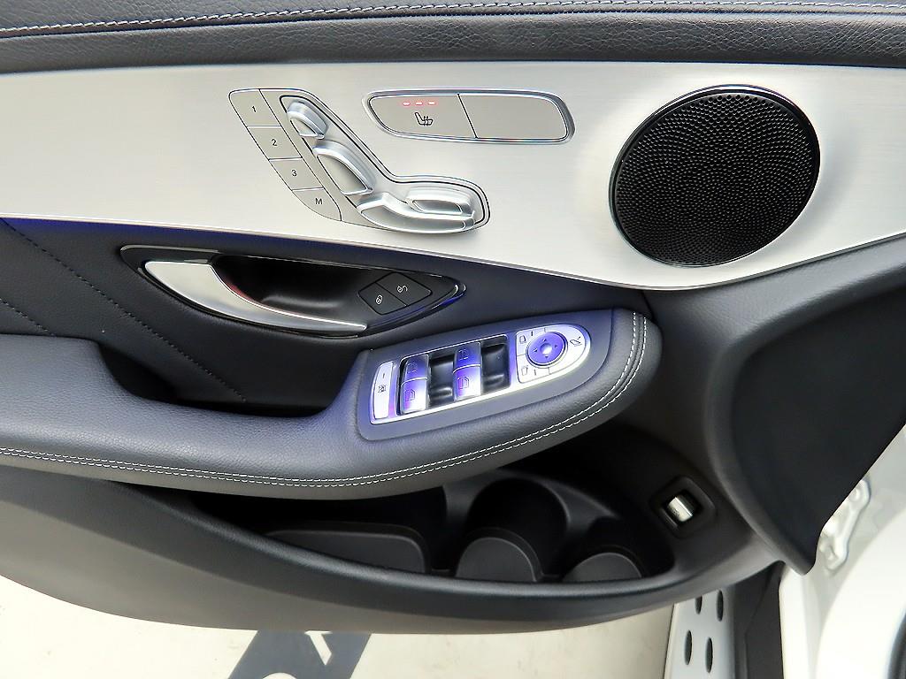 Mercedes Benz GLC Class - Vista 11