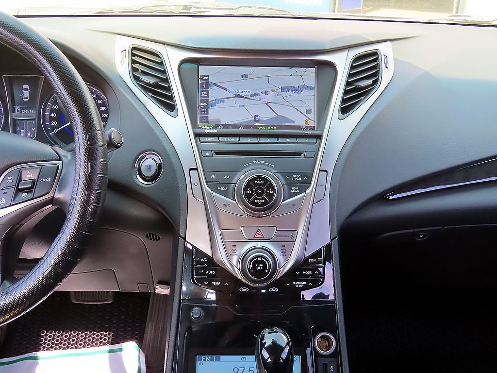 HYUNDAI Grandeur - Vista 10