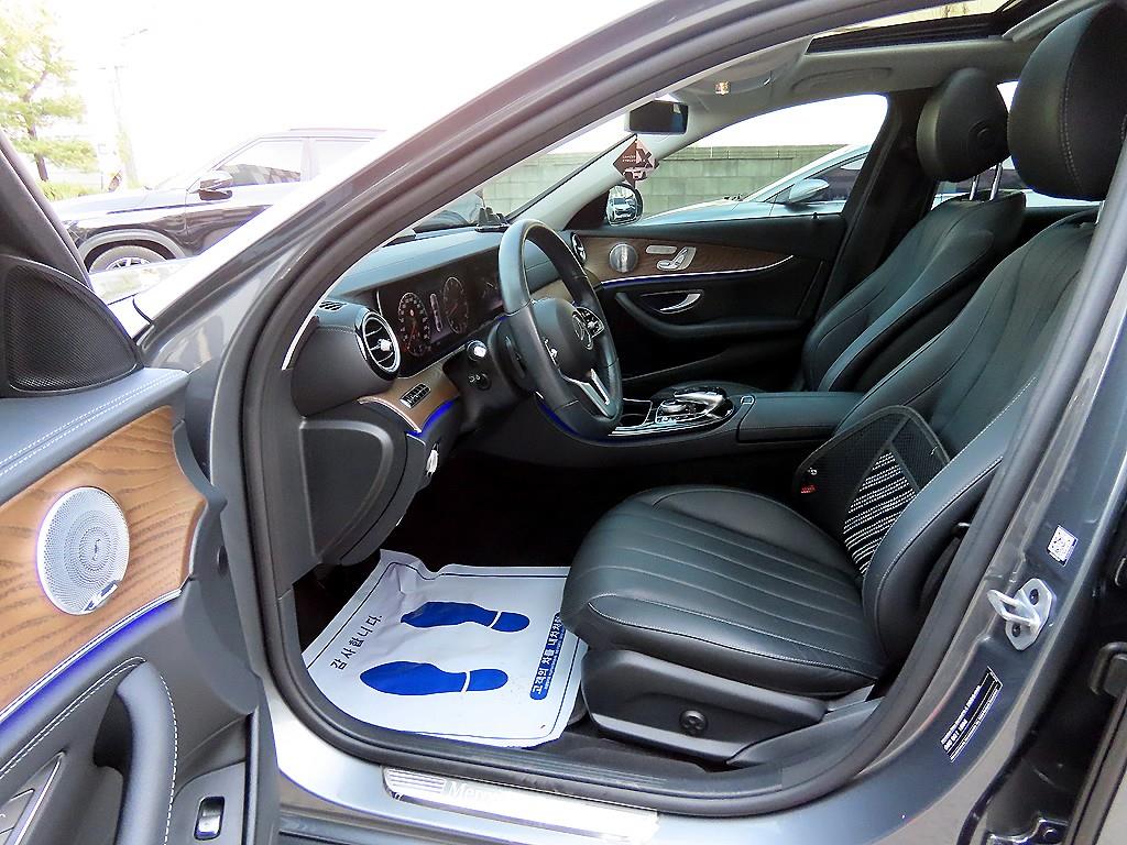 Mercedes Benz E class - Vista 5