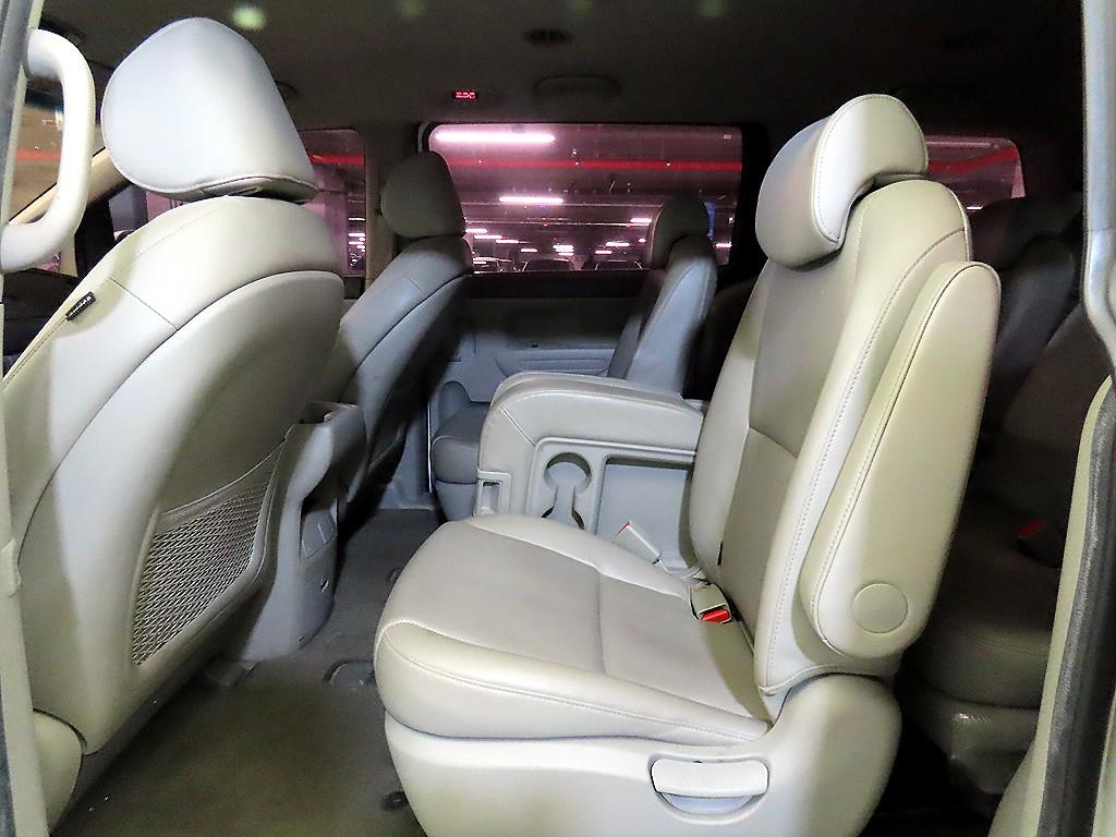KIA Carnival - Vista 7