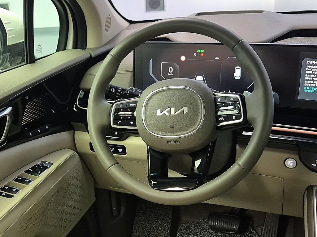 KIA Carnival - Vista 9