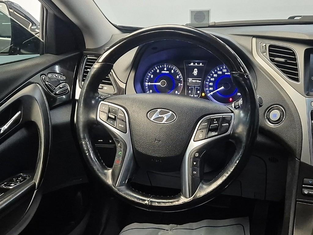 HYUNDAI Grandeur - Vista 9