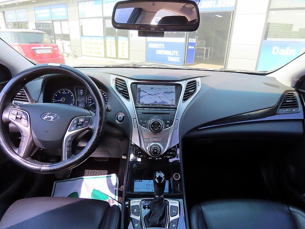 HYUNDAI Grandeur - Vista 9