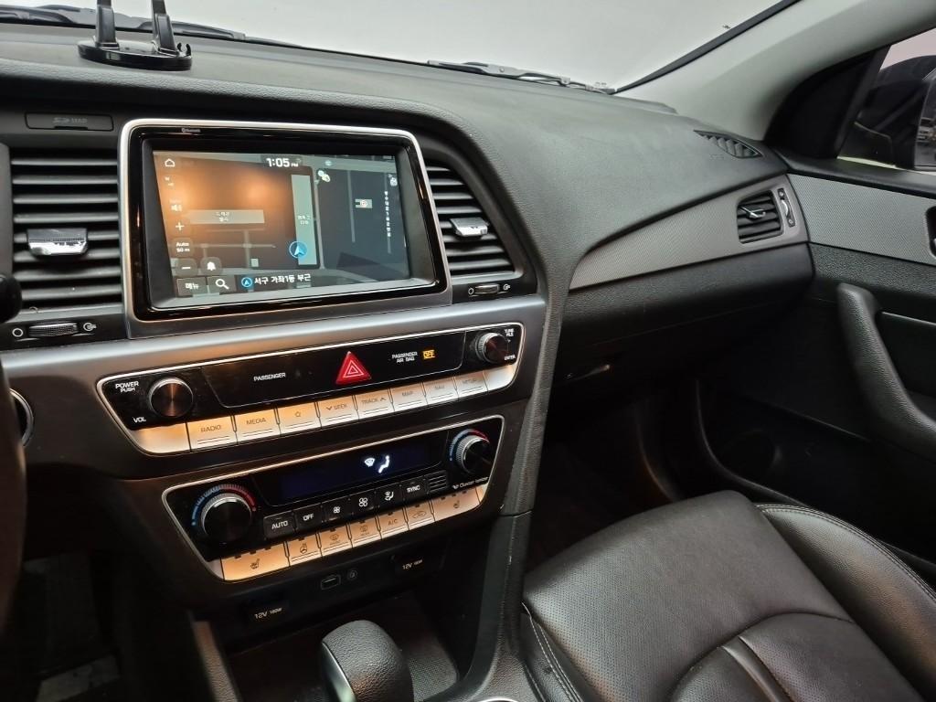 HYUNDAI Sonata - Vista 10