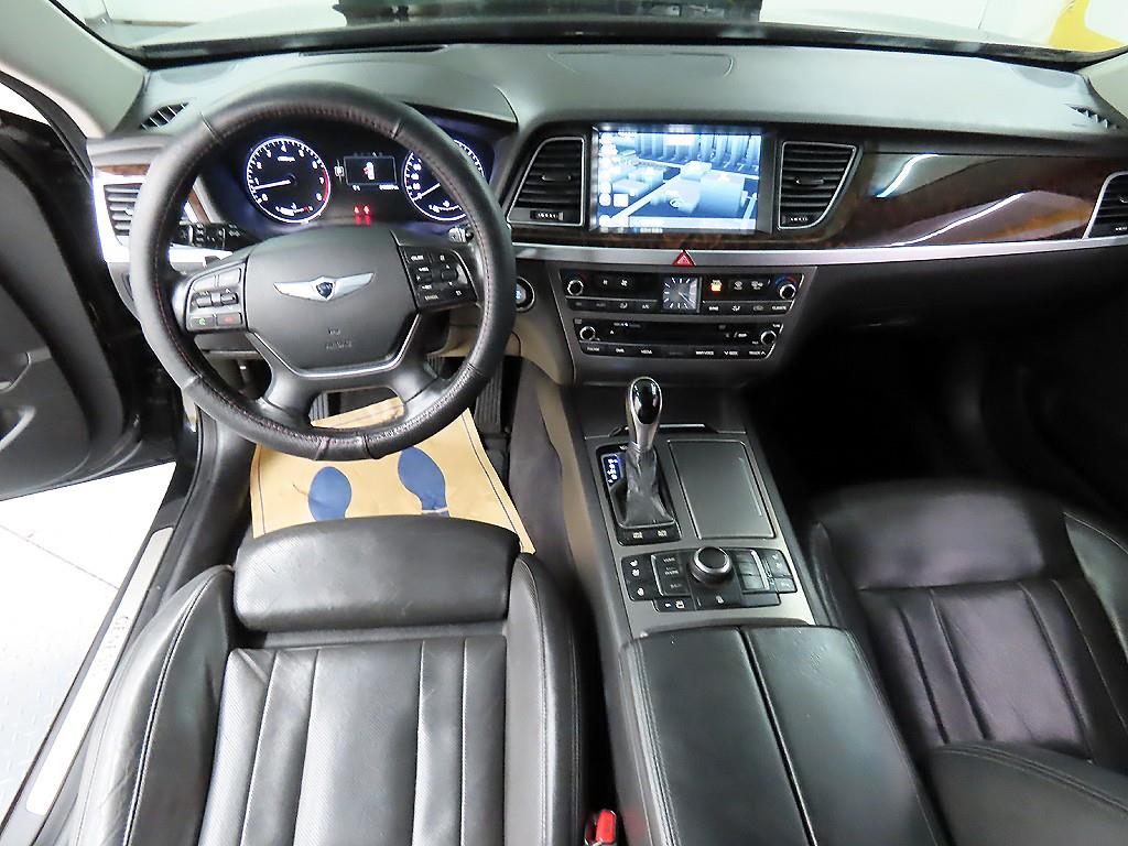 HYUNDAI Genesis - Vista 7