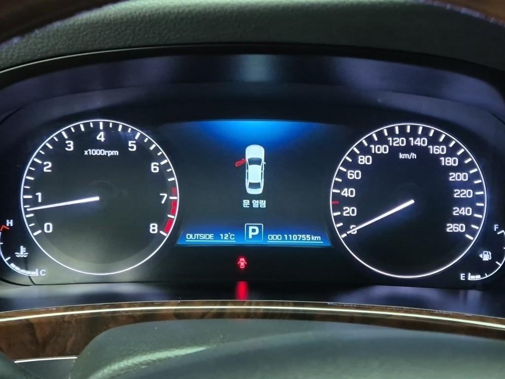 HYUNDAI Equus - Vista 6