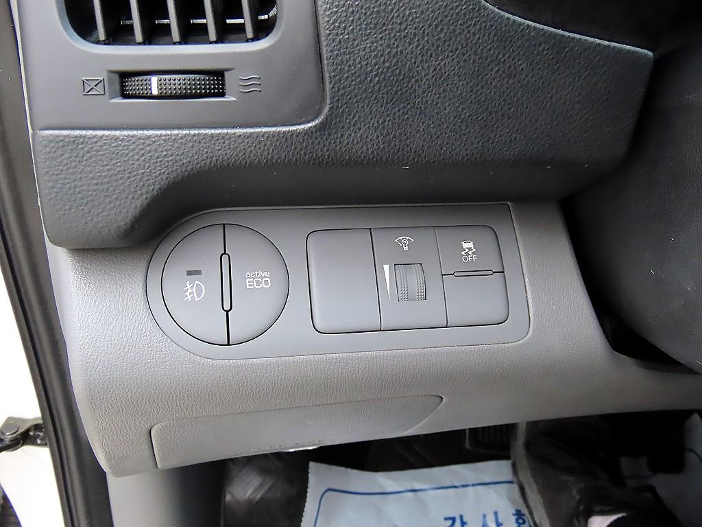 HYUNDAI Starex - Vista 12