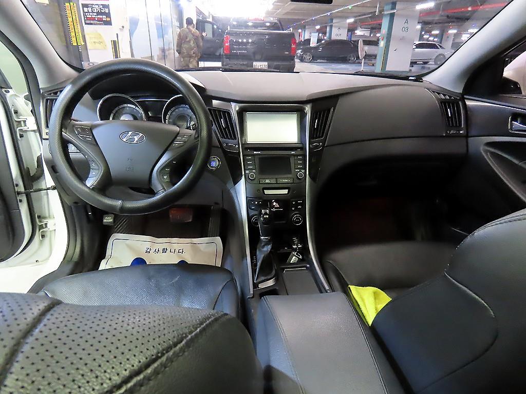 HYUNDAI Sonata - Vista 10