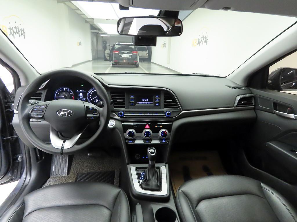 HYUNDAI Avante - Vista 6