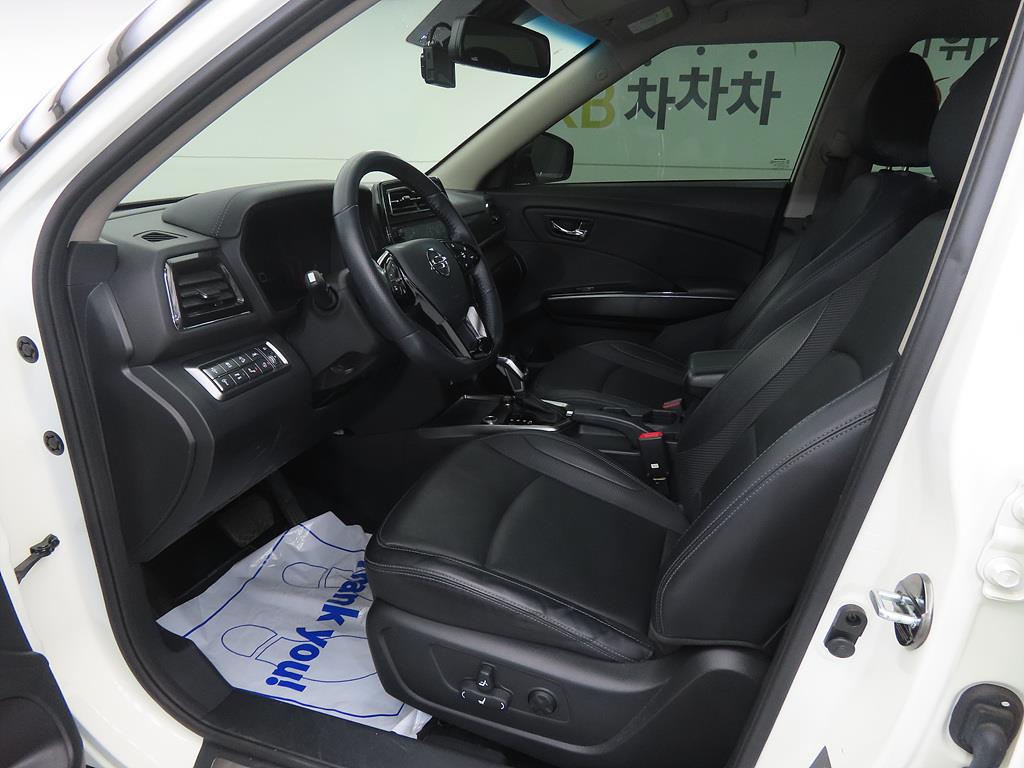 Ssangyong Tivoli - Vista 5