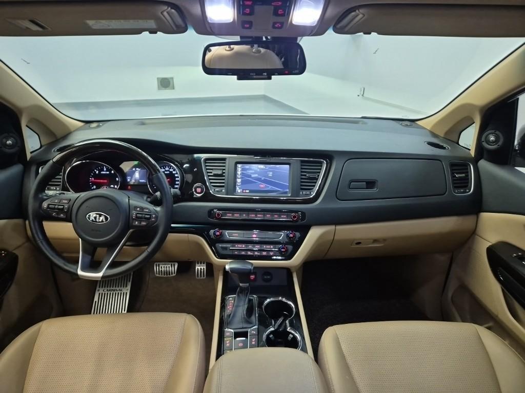 KIA Carnival - Vista 7
