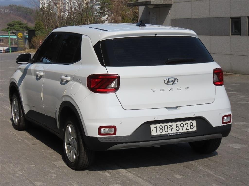 HYUNDAI Venue - Vista 7