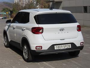 HYUNDAI Venue - Vista 8