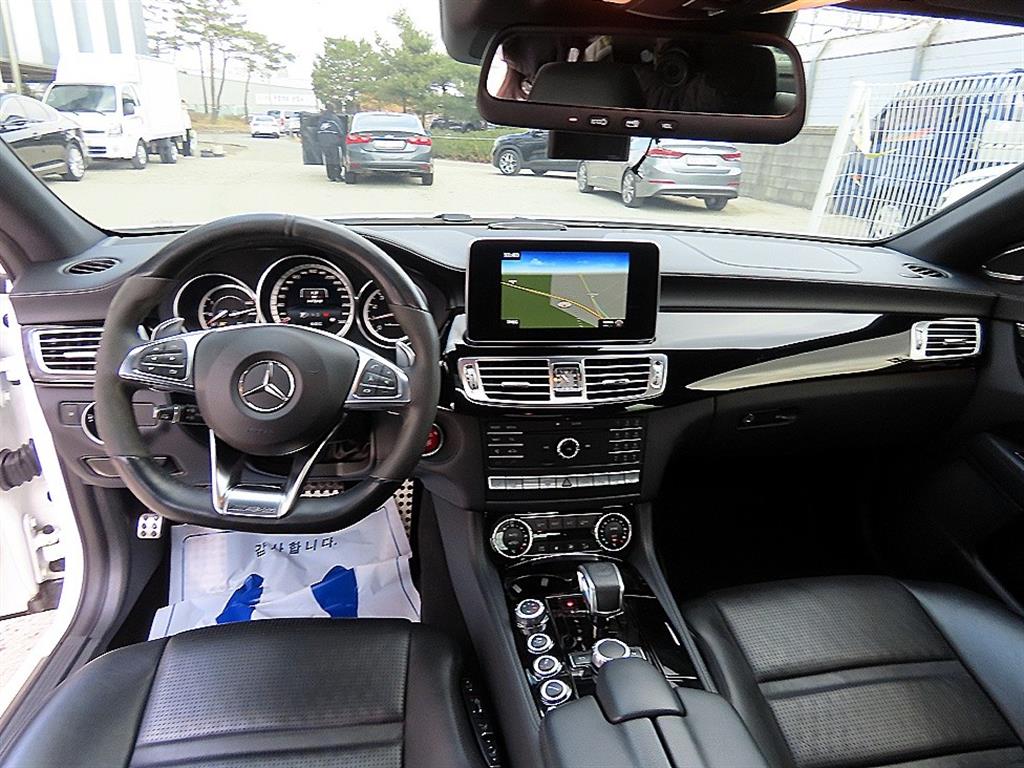 Mercedes Benz CLS Class - Vista 7