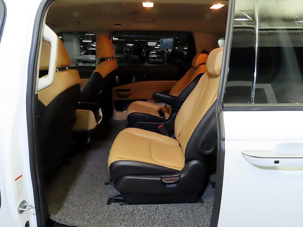 KIA Carnival - Vista 7