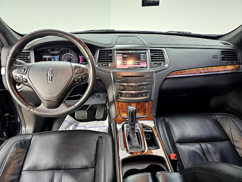 Lincoln MKS - Vista 5