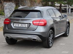 Mercedes Benz GLA Class - Vista 6