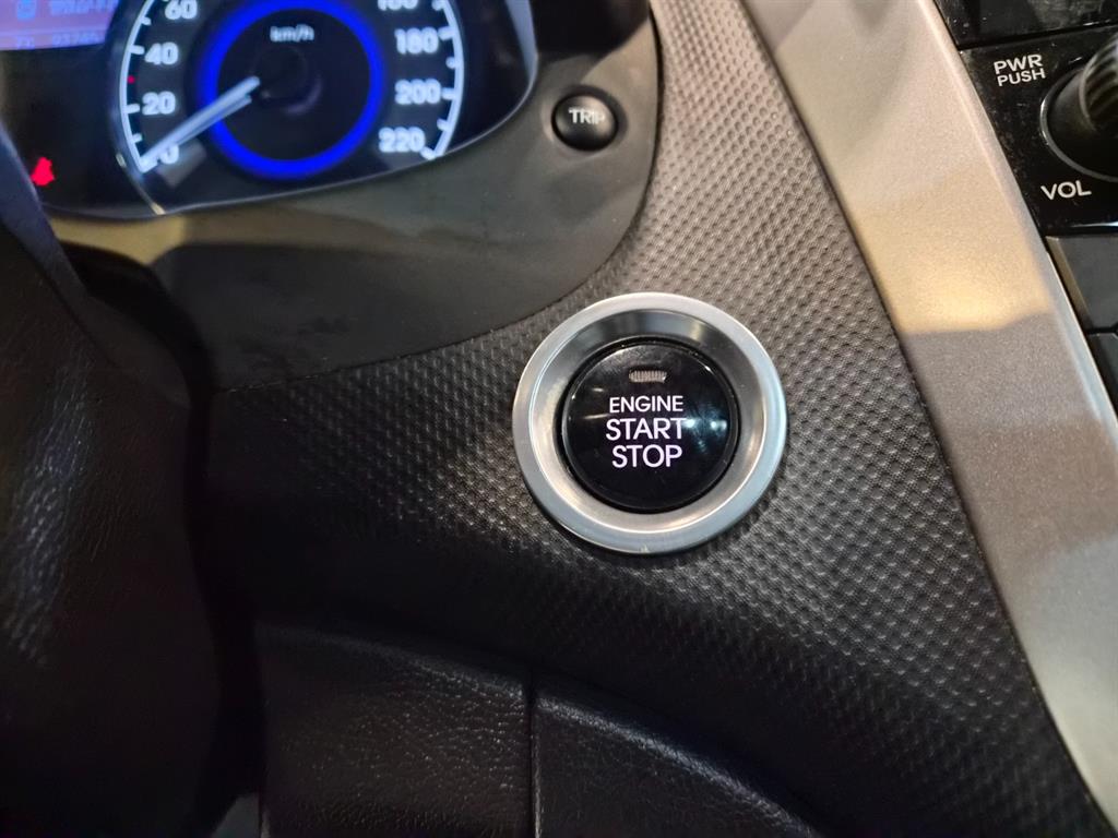 HYUNDAI Accent 2017 Gris - Importación desde Corea - HF Imports Iquique - Foto 16