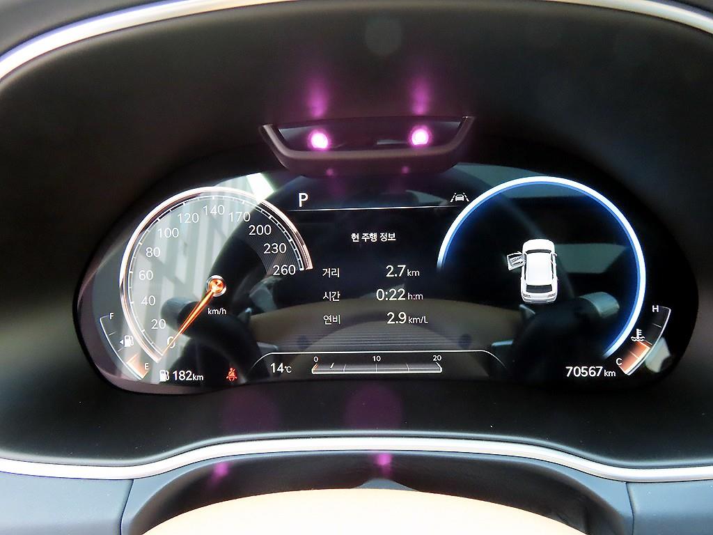 Genesis GV80 - Vista 9